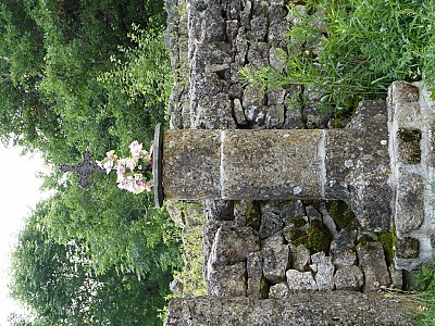 Veyrines son hetre, sa croix3